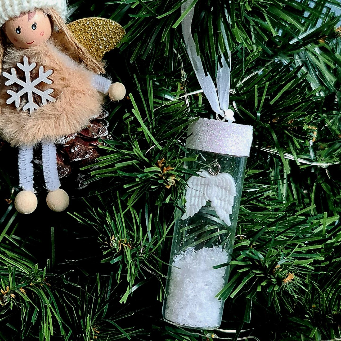 Ornement petite fiole neige