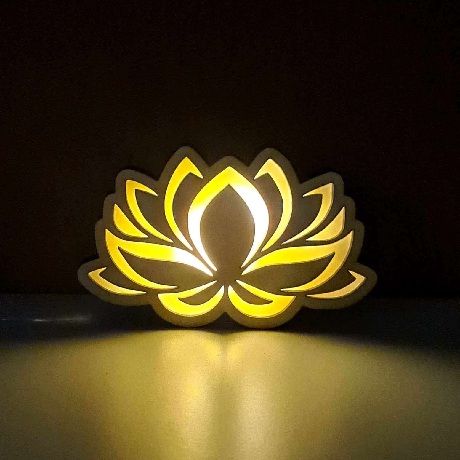 Lumière Fleur de Lotus en Bois – Un Éclat Unique et Charmant – Image 2